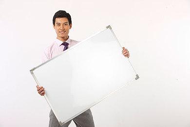 《如龙维新 极》战斗预告片 展示刀刃与枪弹完美配合